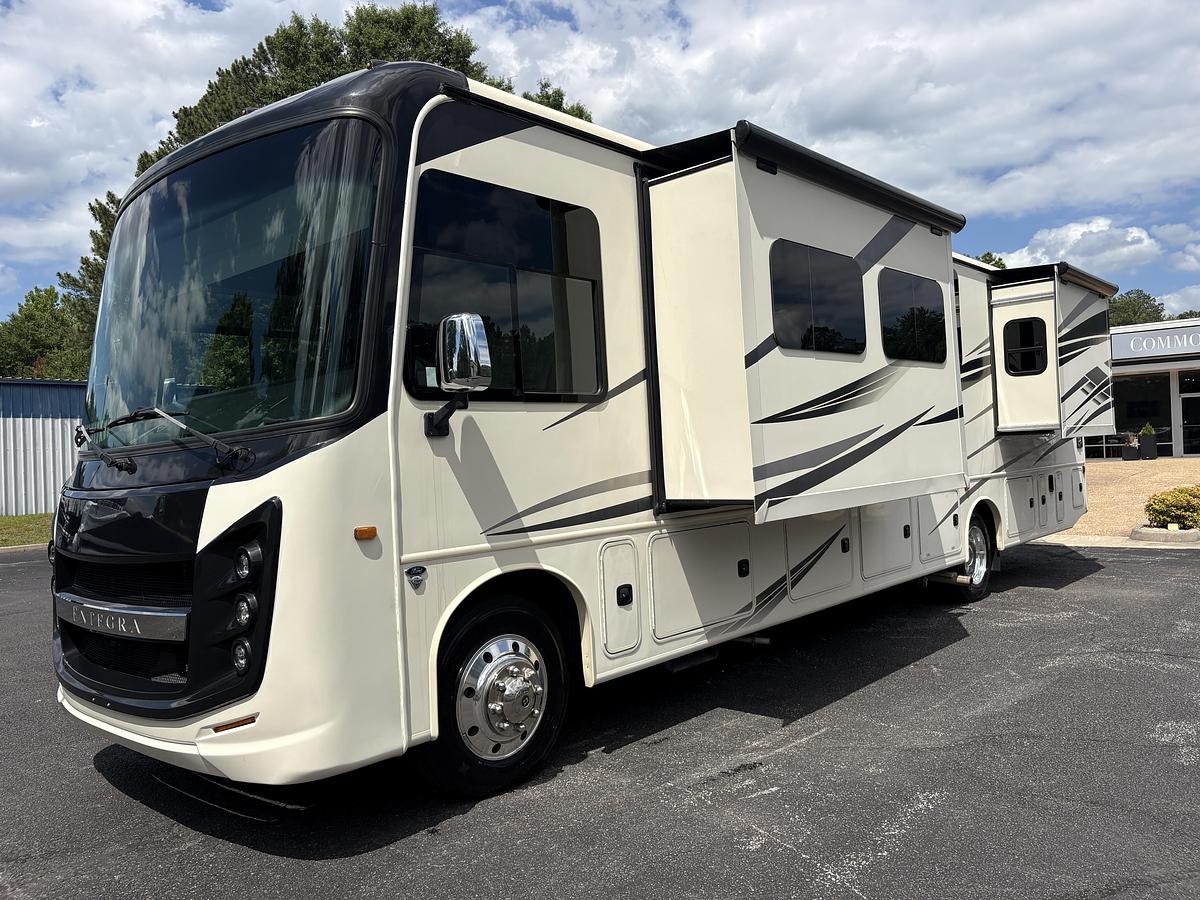 Used 2023 Entegra Vision XL  36C
