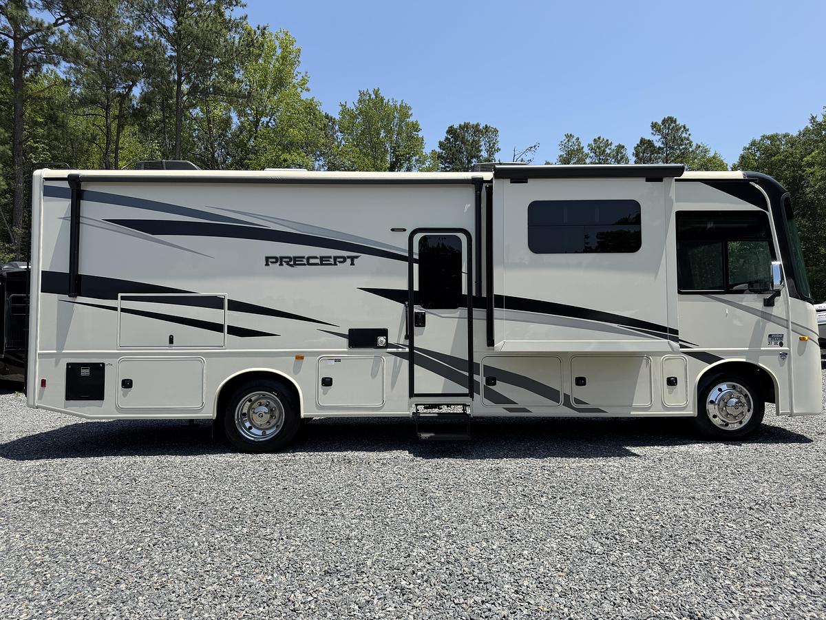 Used 2023 Jayco precept 31UL