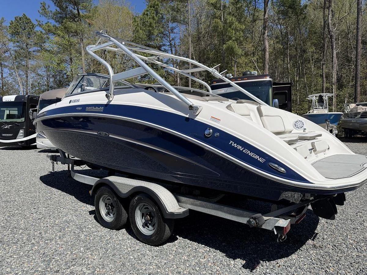 Used 2014 Yamaha 242 Limited