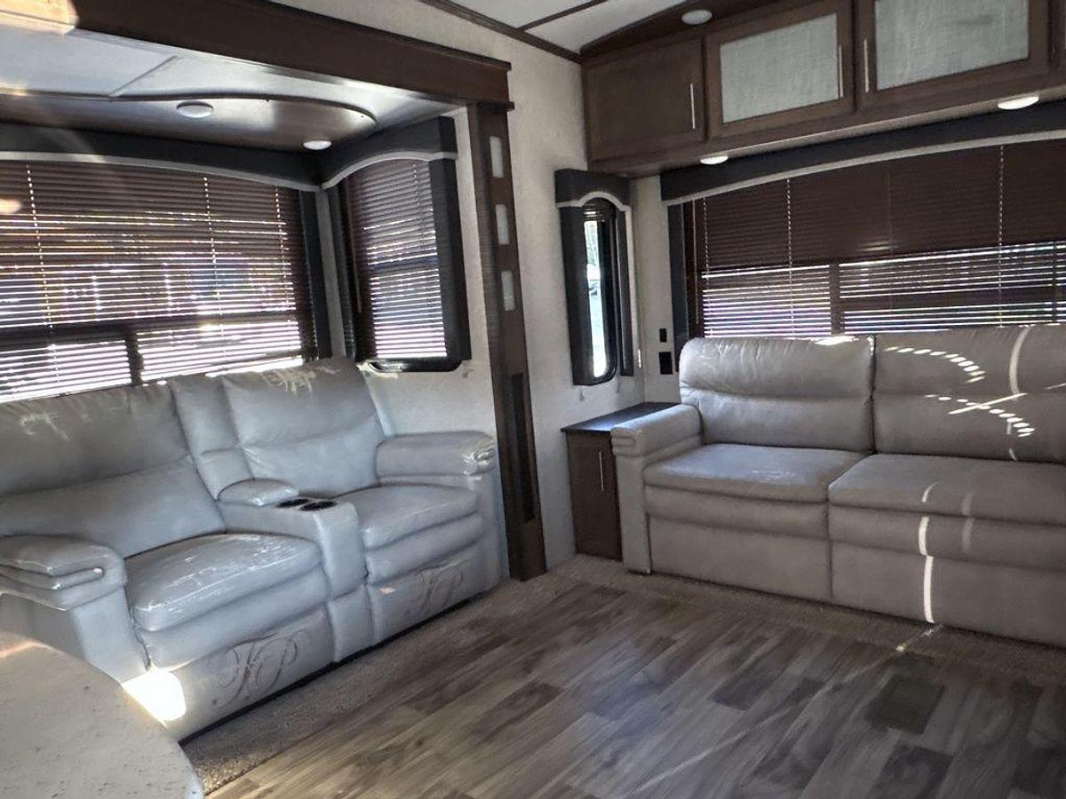 Used 2019 Keystone Cougar 361RLW
