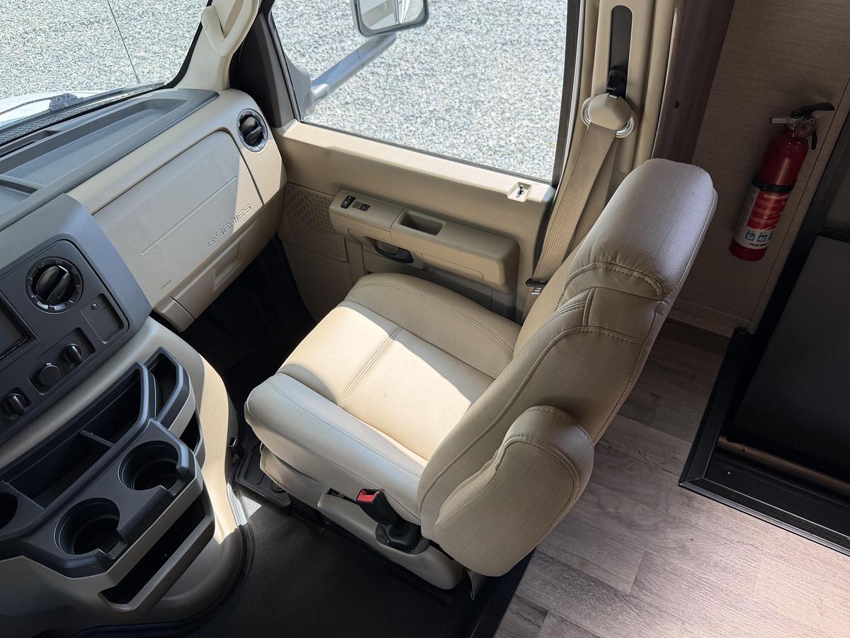 Used 2019 Jayco Greyhawk