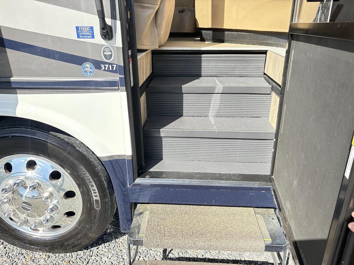Used 2021 Newmar Kountry Star 3717