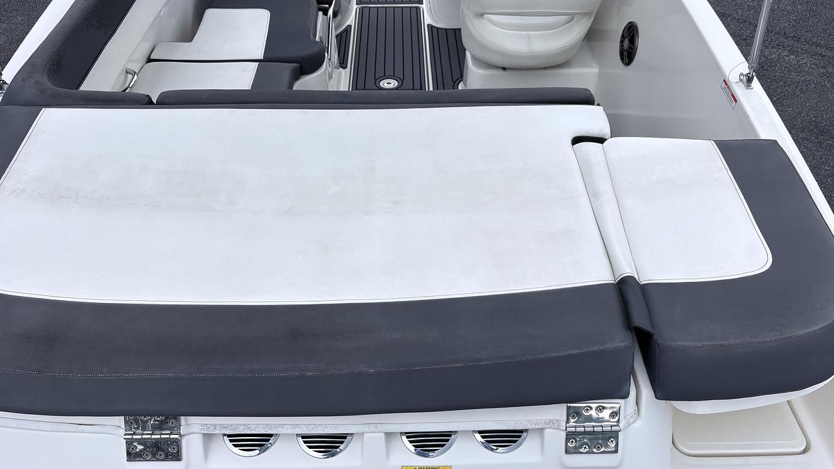Used 2020 Bayliner VR5 Bowrider