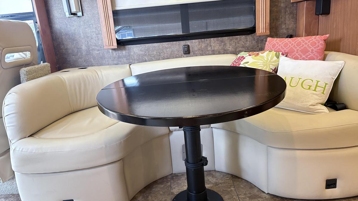 Used 2011 Tiffin Breeze M-28BR