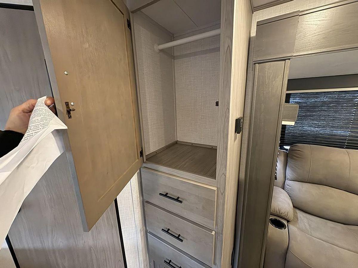 Used 2022 Dutchmen Coleman Light 2835BH