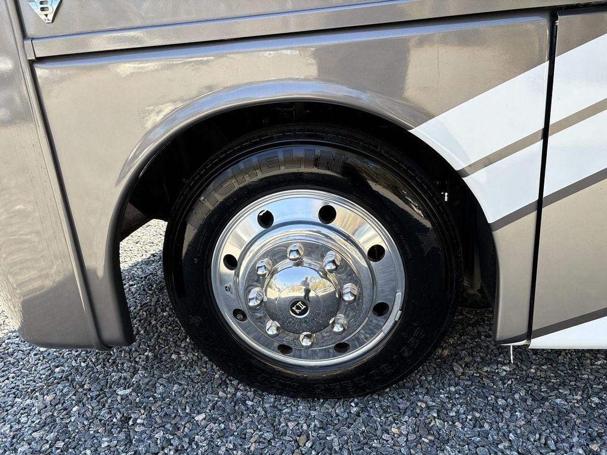 Used 2023 Thor Motor Coach Miramar 34.6