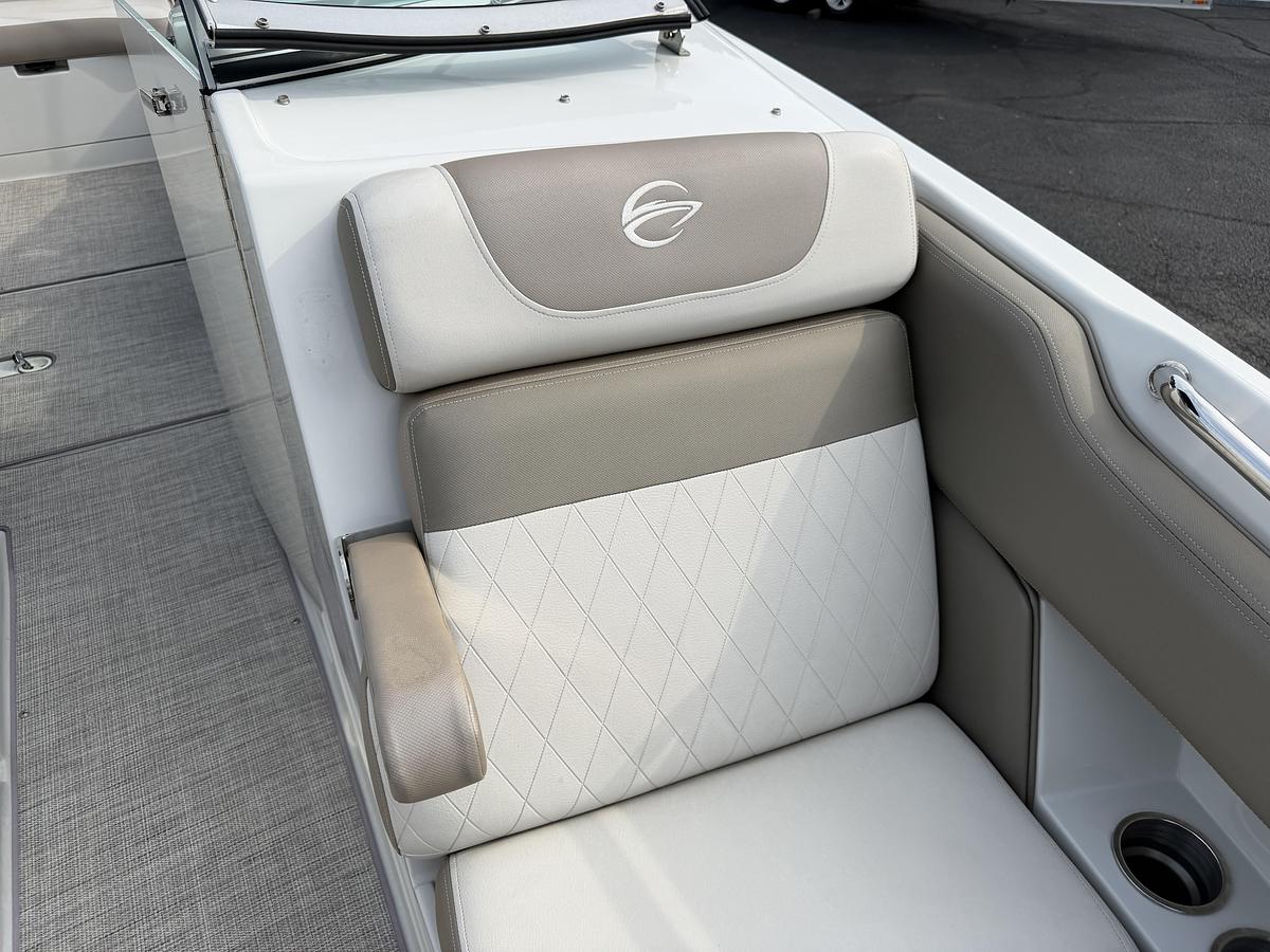 Used 2022 Crownline E255 XS