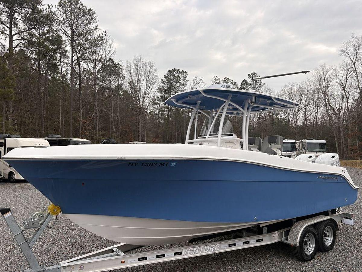 Used 2022 Aquasport 2500 Center Console