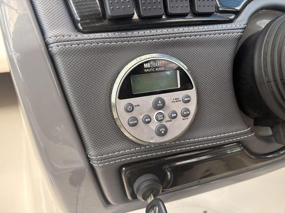 Used 2011 Monterey 204 FS