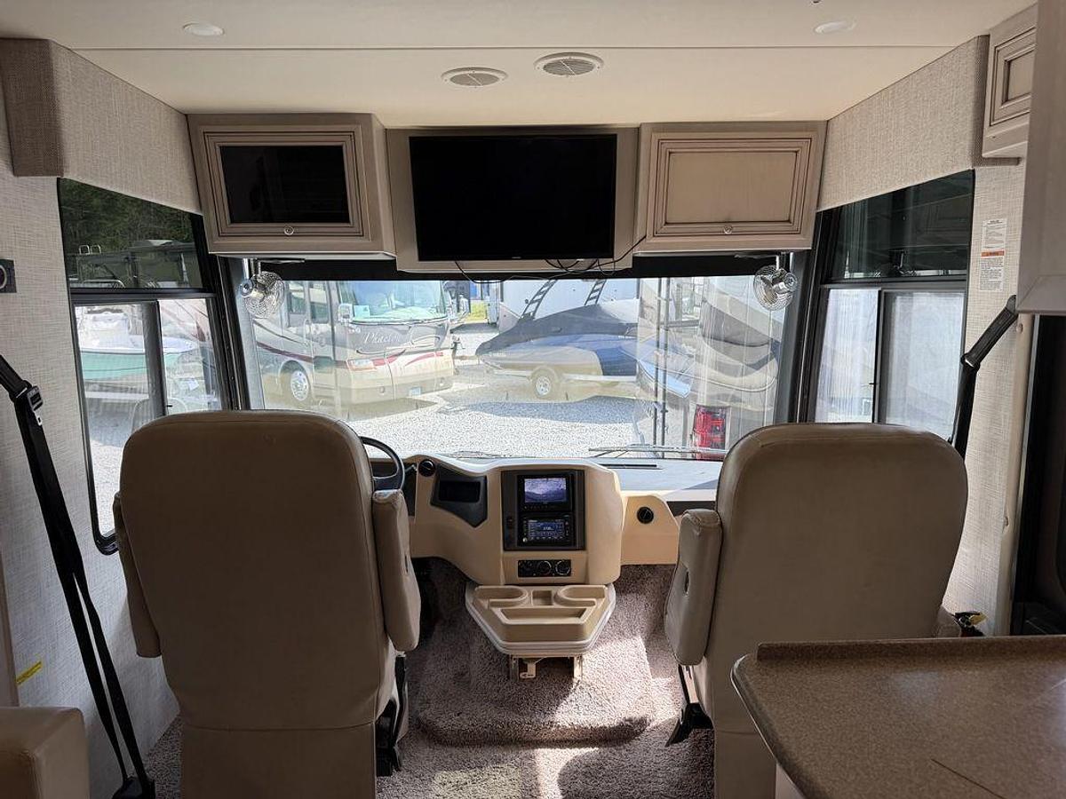 Used 2020 Newmar Bay Star Sport 3008