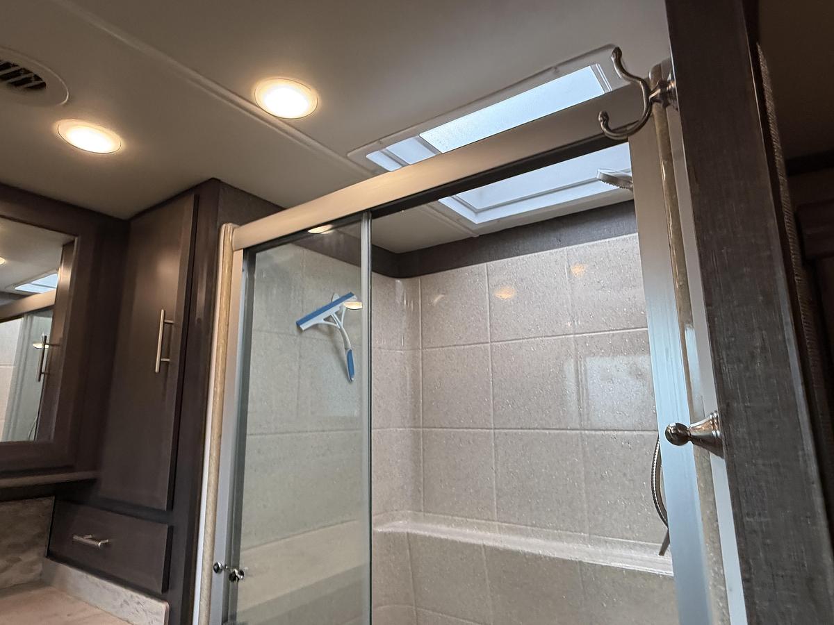 Used 2021 Thor Venetian