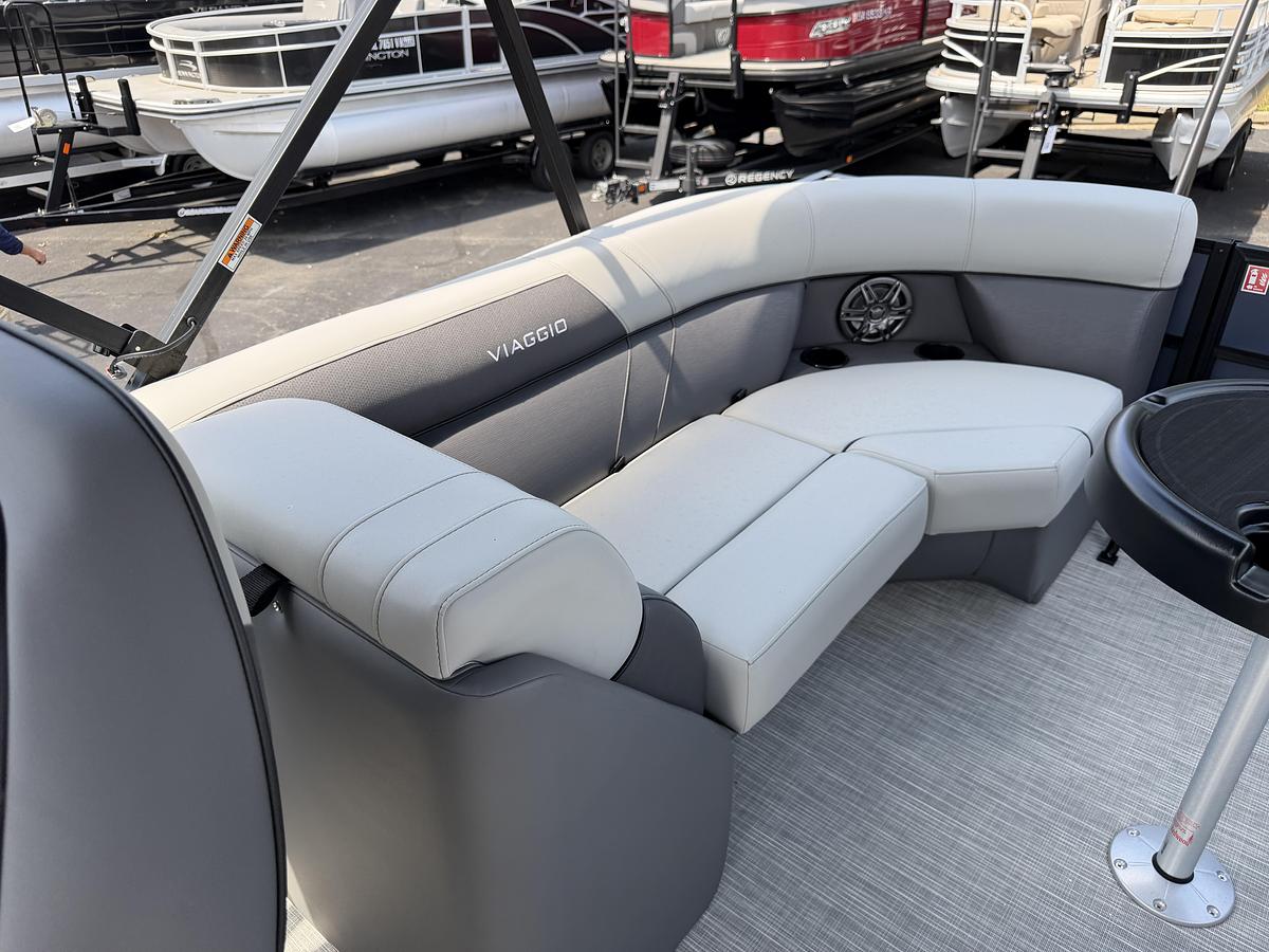 2027 Viaggio Lago V-22U