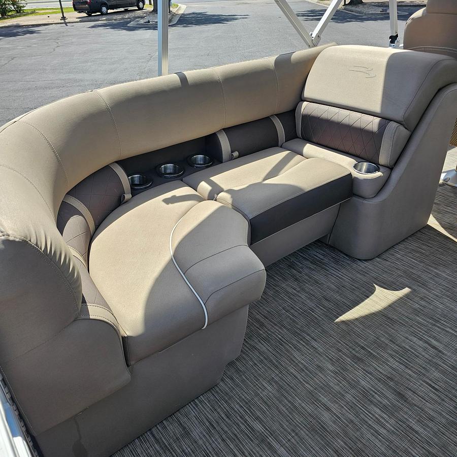 Used 2020 Bennington 22 SXP
