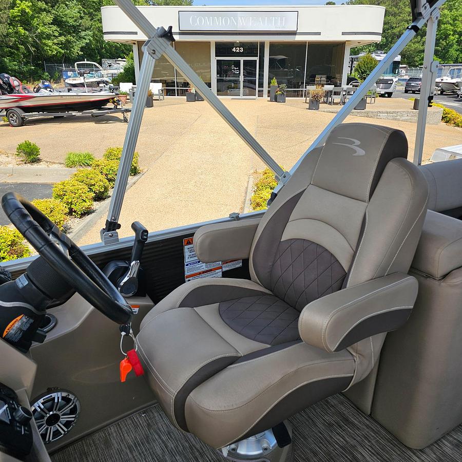 Used 2020 Bennington 22 SXP