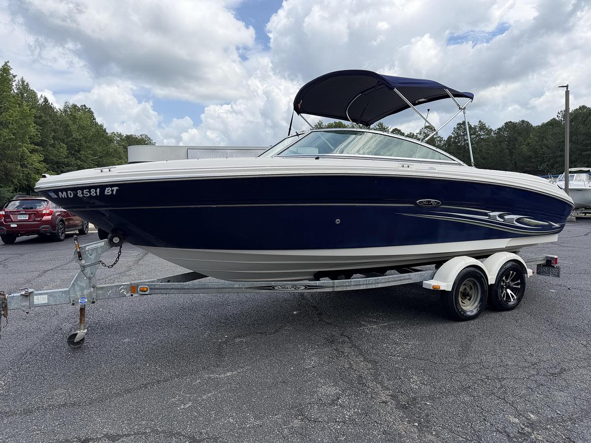 Used 2005 Sea Ray 220 Select