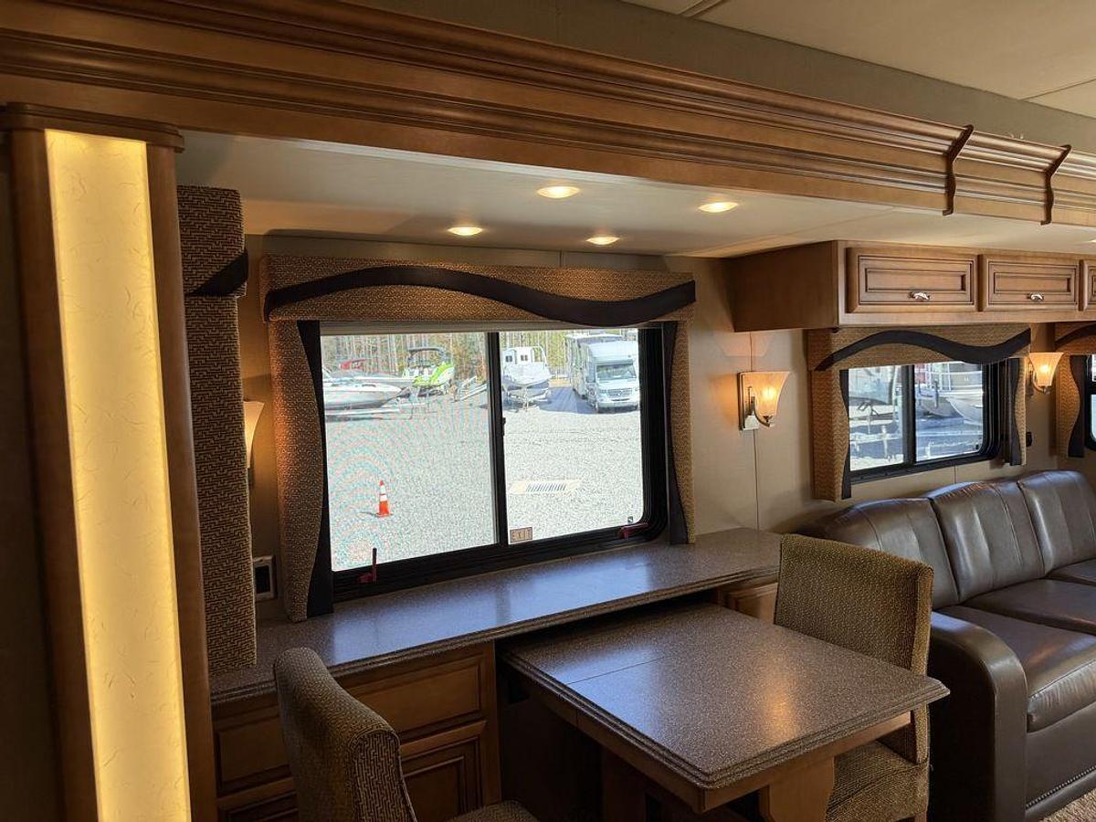 Used 2014 Newmar Canyon Star 3953