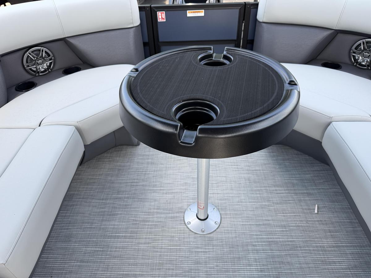 2027 Viaggio Lago V-22U