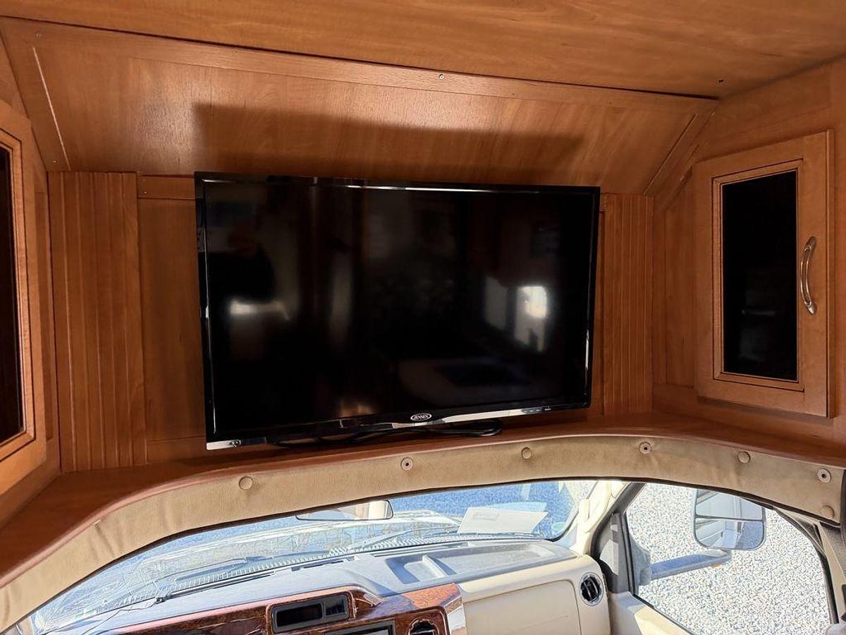 Used 2020 NeXus RV Viper 25V