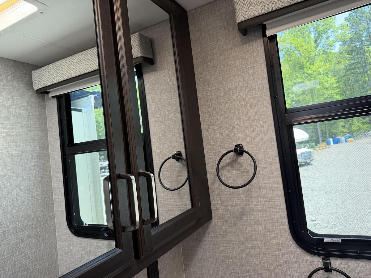 Used 2023 Jayco precept 31UL