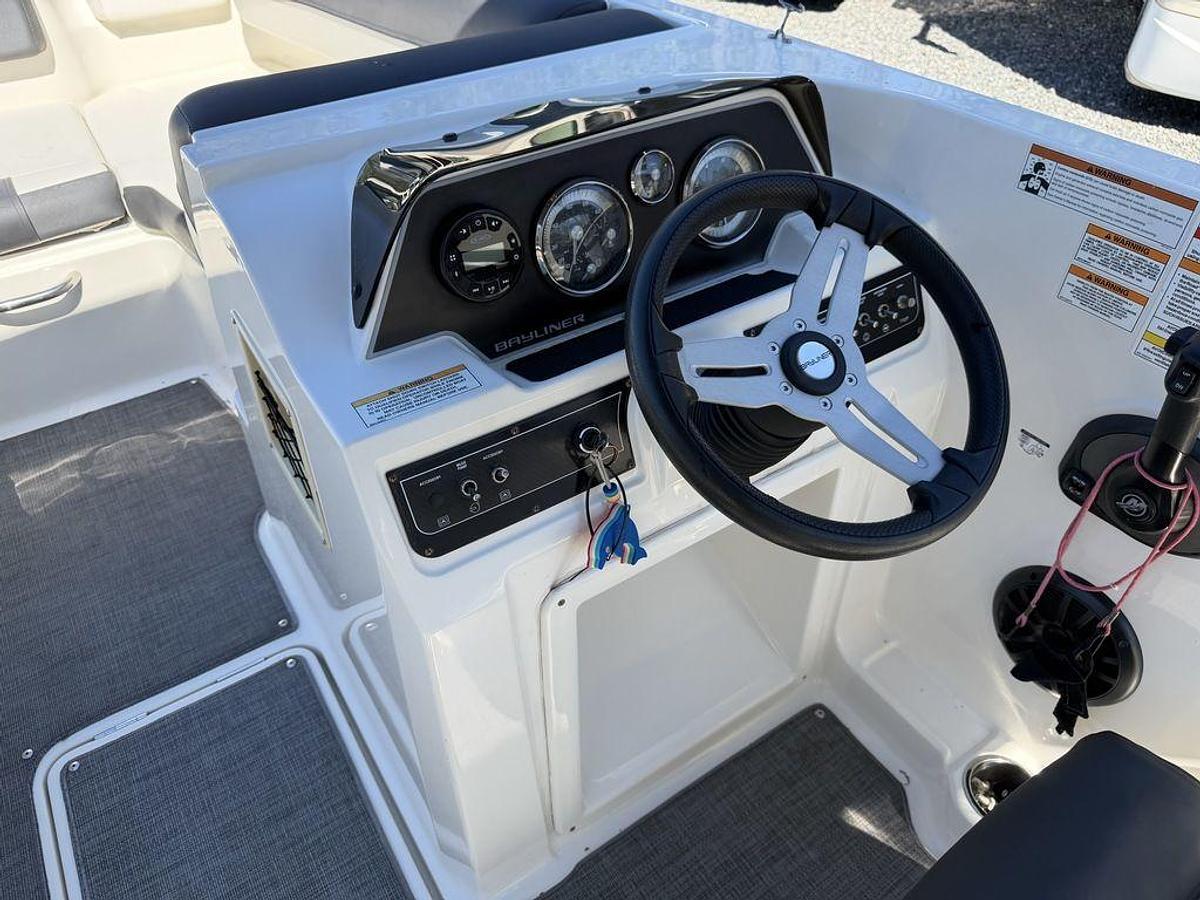 Used 2021 Bayliner DX2000