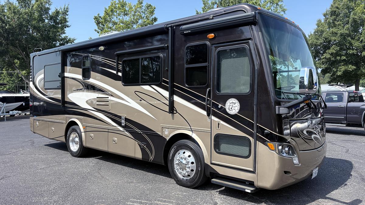 Used 2011 Tiffin Breeze M-28BR