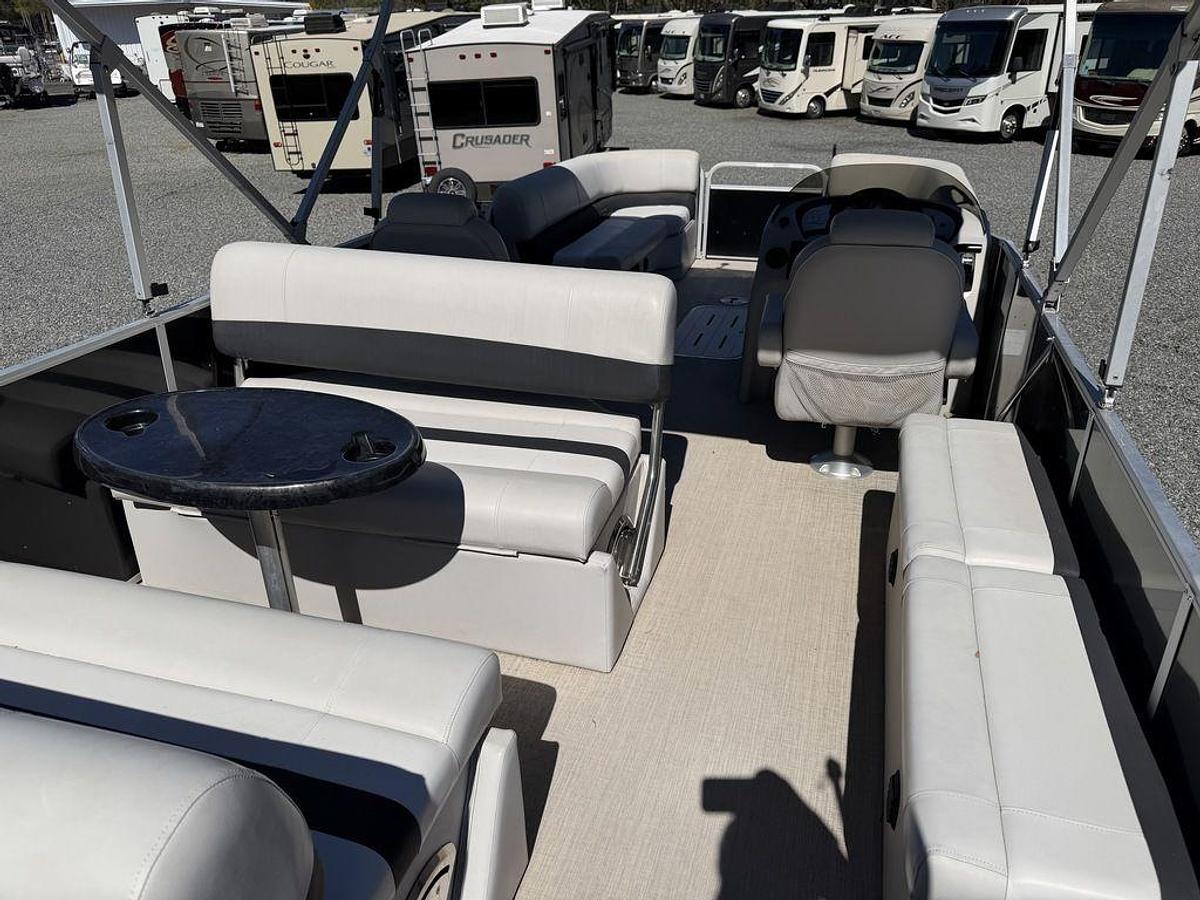 Used 2020 SunCatcher V324 SL
