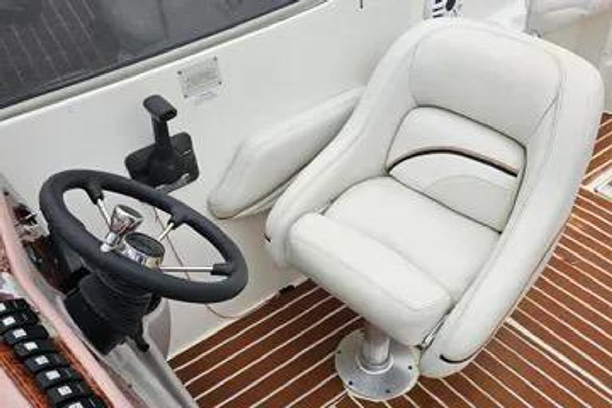 Used 2002 Wellcraft 2600