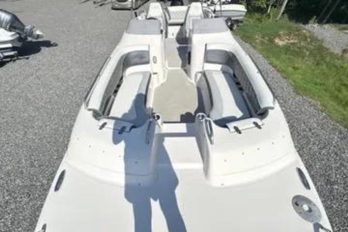 Used 2022 Splendor Boats 239 Sunstar