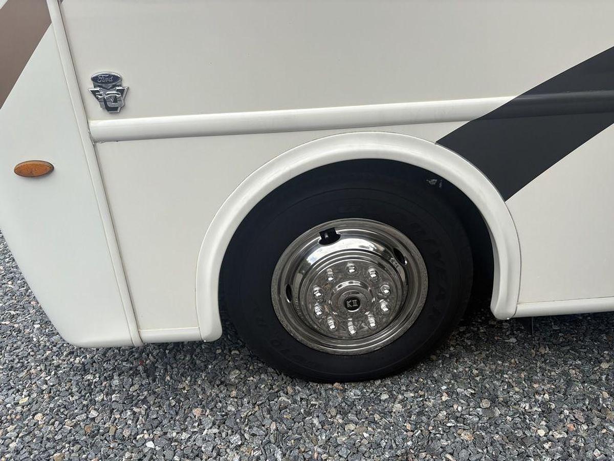 2020 Thor Motor Coach Hurricane 35M
