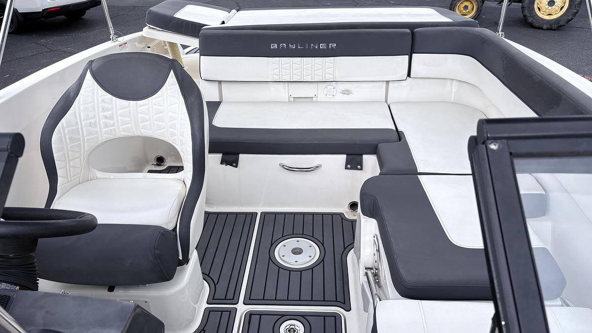 Used 2020 Bayliner VR5 Bowrider
