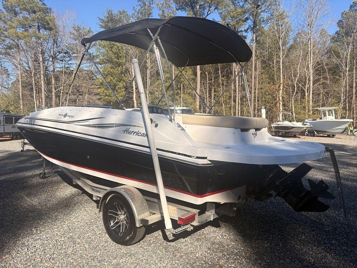 Used 2015 Hurricane Sundeck Sport 188