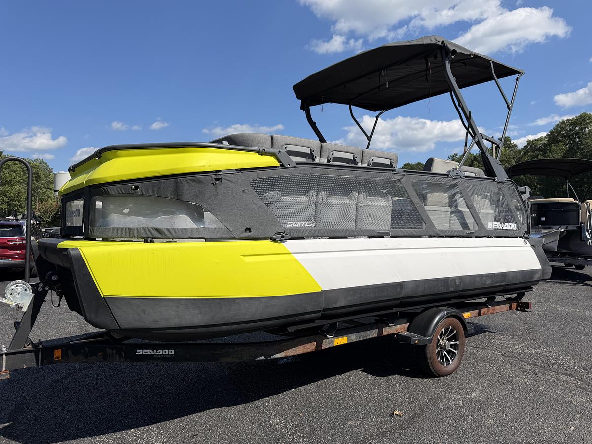 Used 2022 Sea-Doo Switch Cruise 21