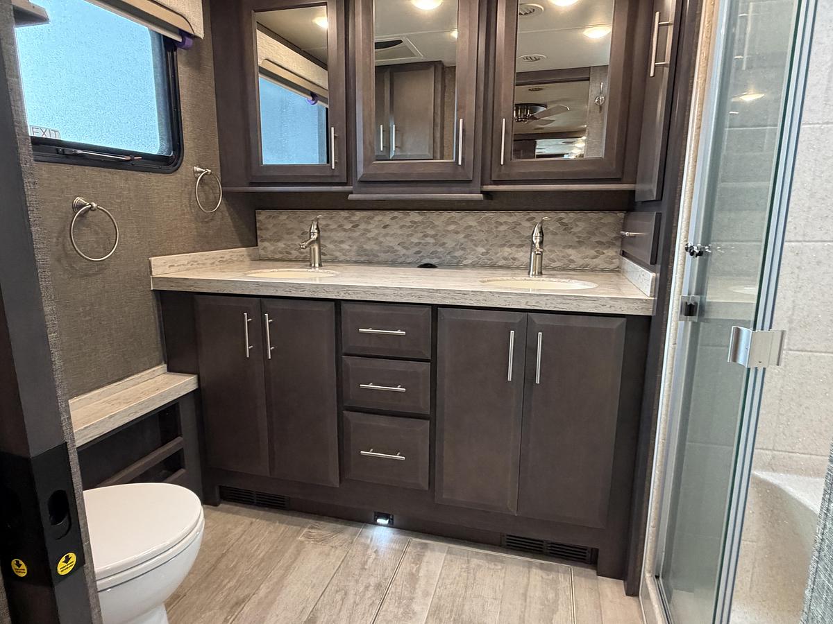 Used 2021 Thor Venetian