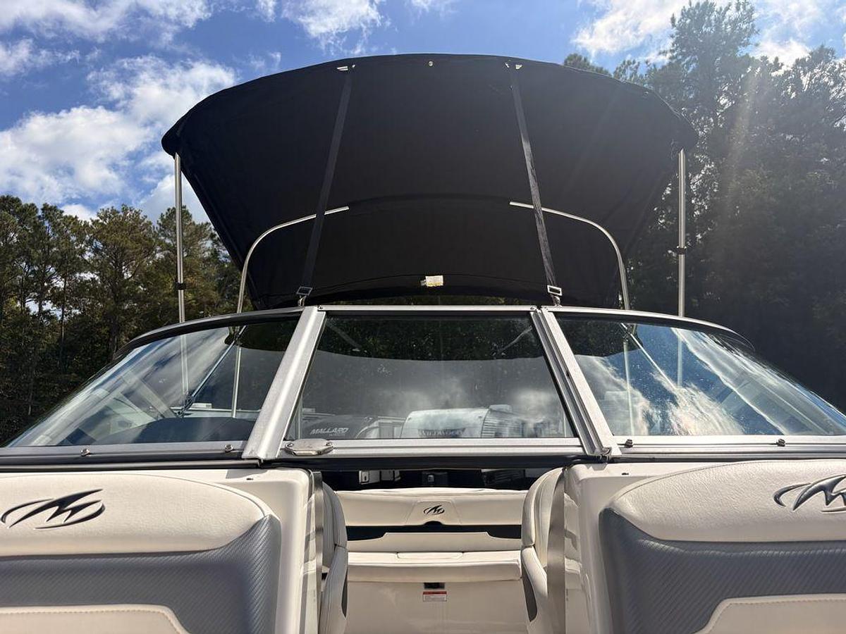 Used 2011 Monterey 204 FS