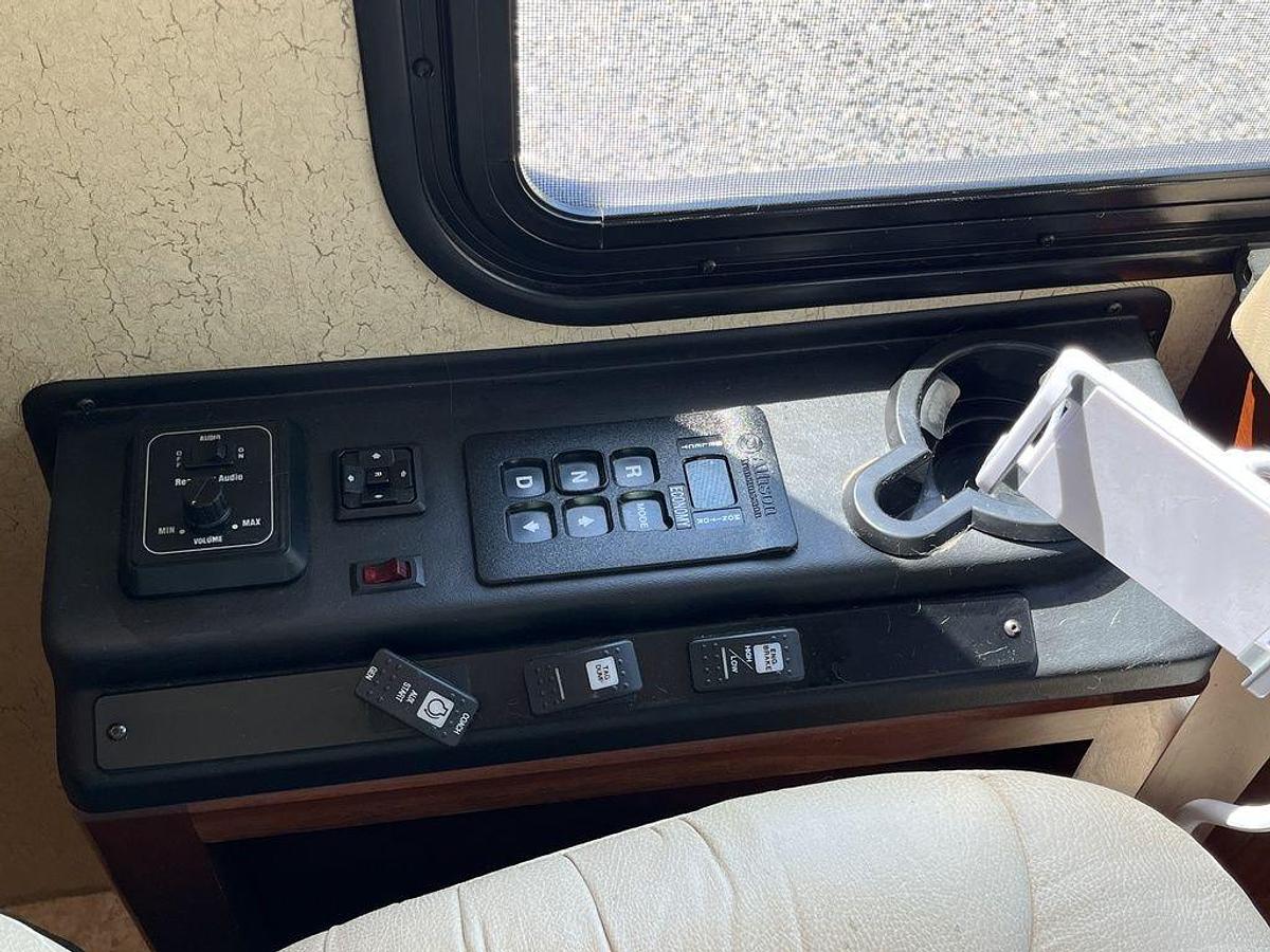 Used 2012 American Coach Revolution 42W