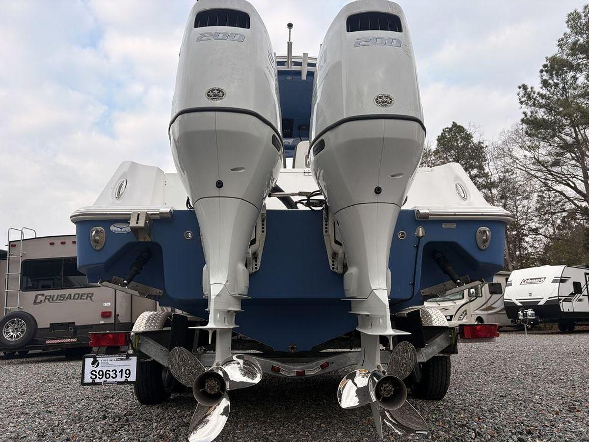 Used 2022 Aquasport 2500 Center Console