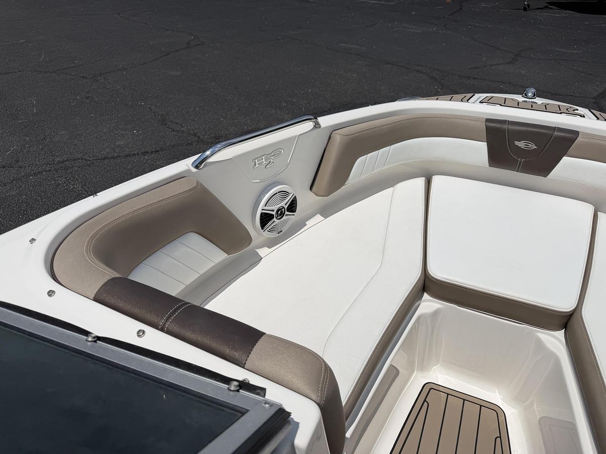 Used 2019 Chaparral H20 21