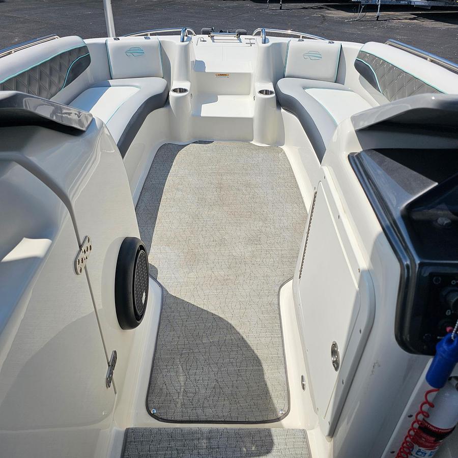Used 2022 Splendor Boats 239 Sunstar