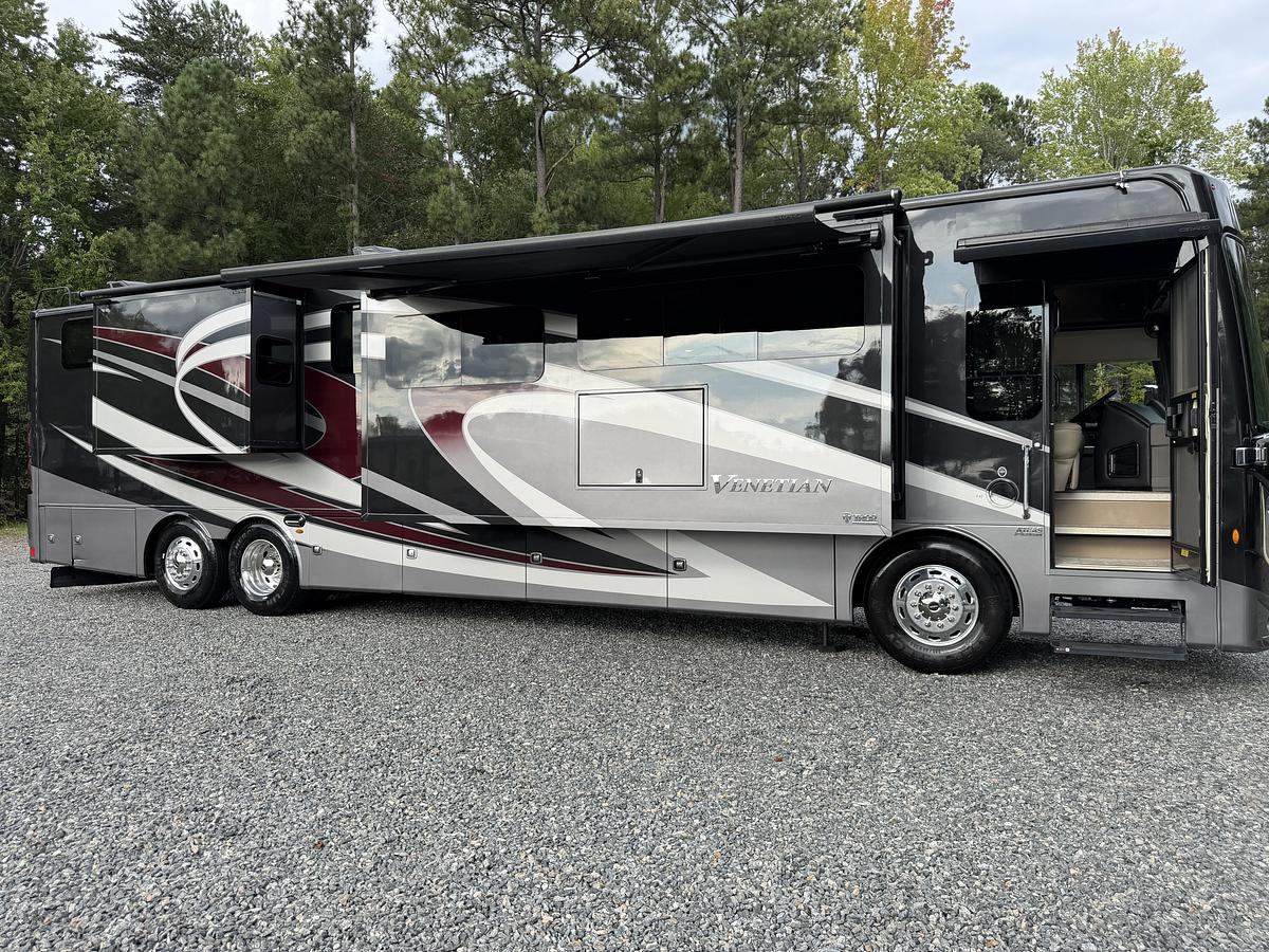 Used 2021 Thor Venetian