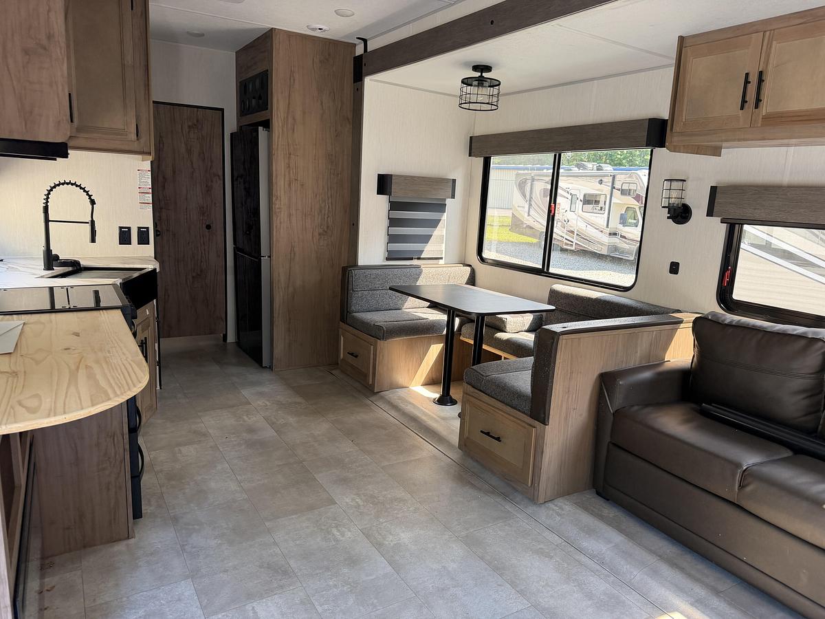 Used 2025 Forest River Cherokee Timberwolf M-39TN