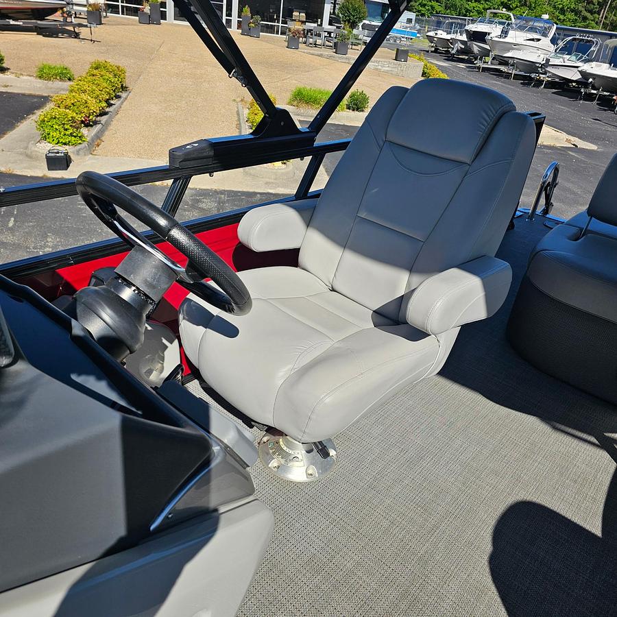 Used 2023 Regency 250 DL3
