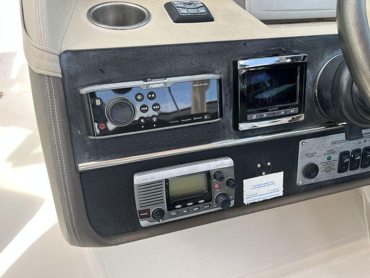 Used 2014 Regal 3200