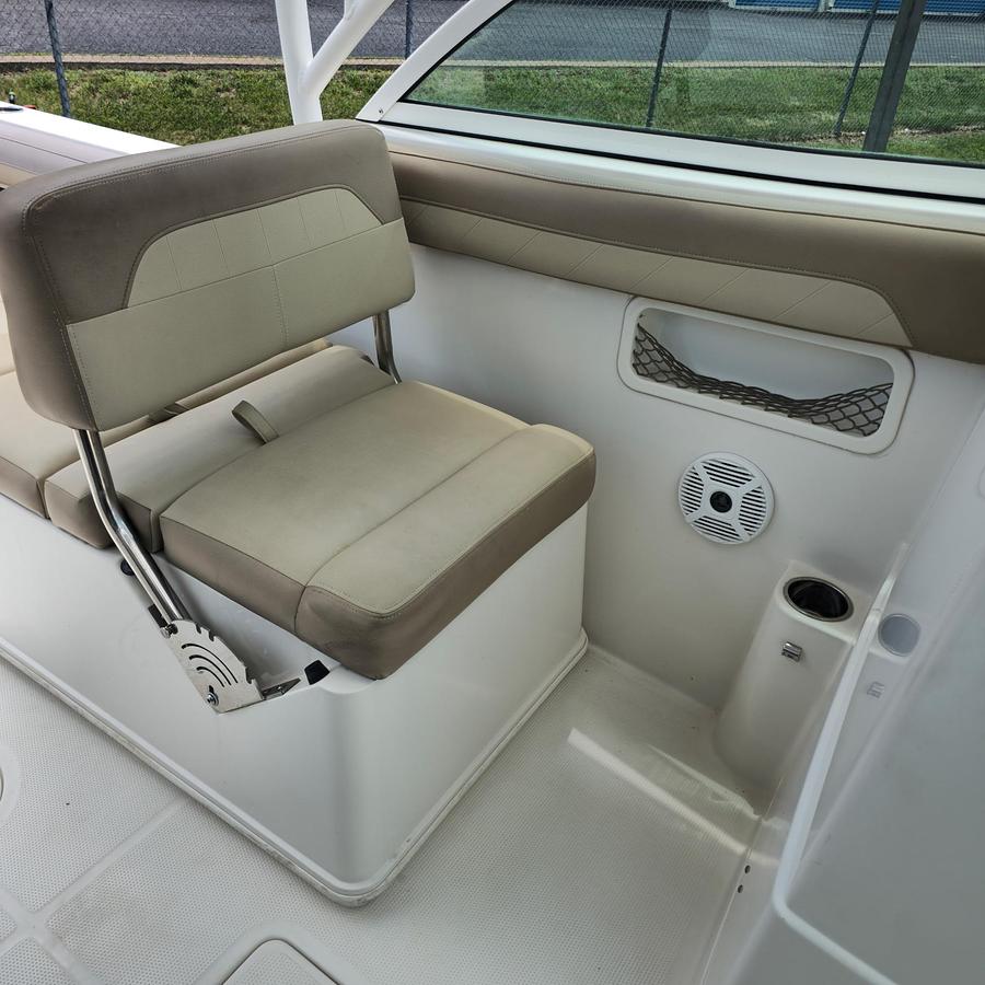 Used 2017 Sailfish 245