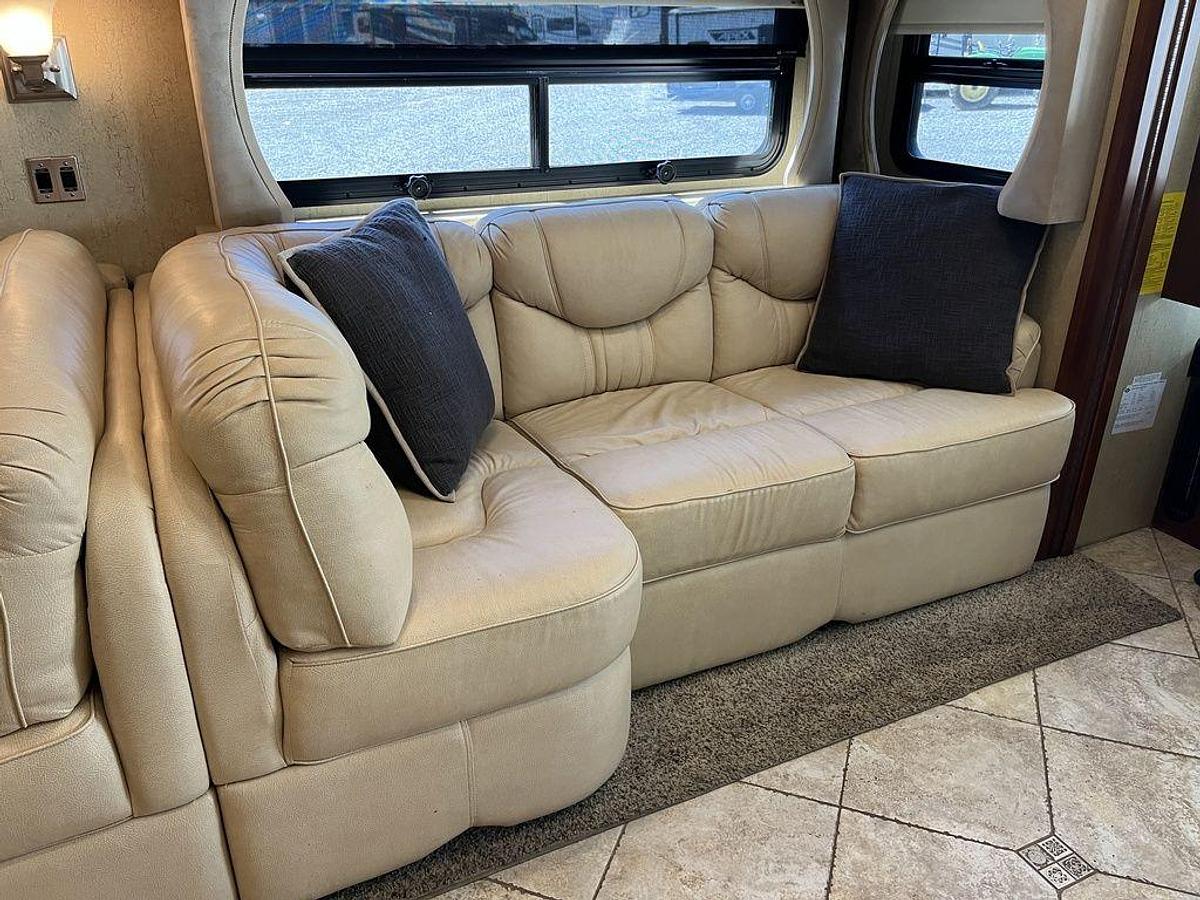 Used 2012 American Coach Revolution 42W