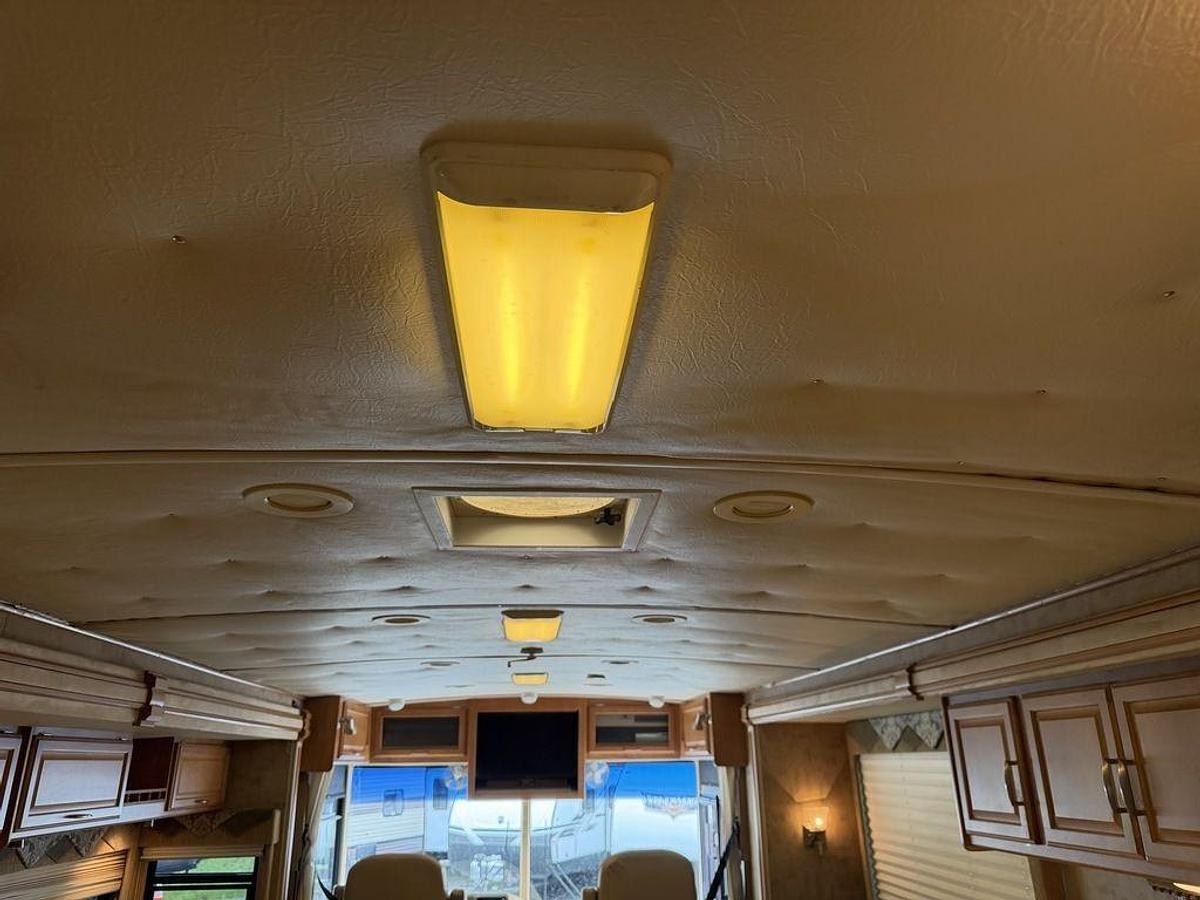 Used 2007 Winnebago Journey 39K