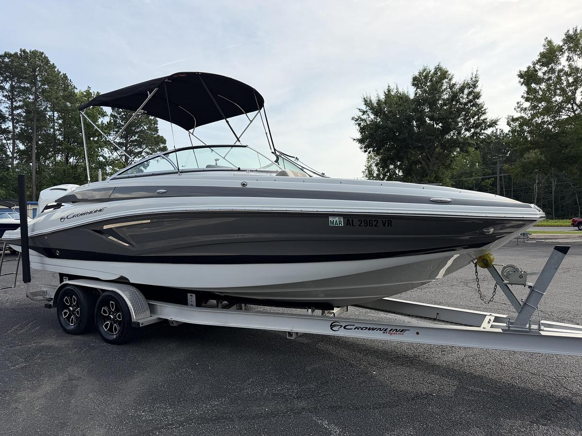 Used 2022 Crownline E255 XS