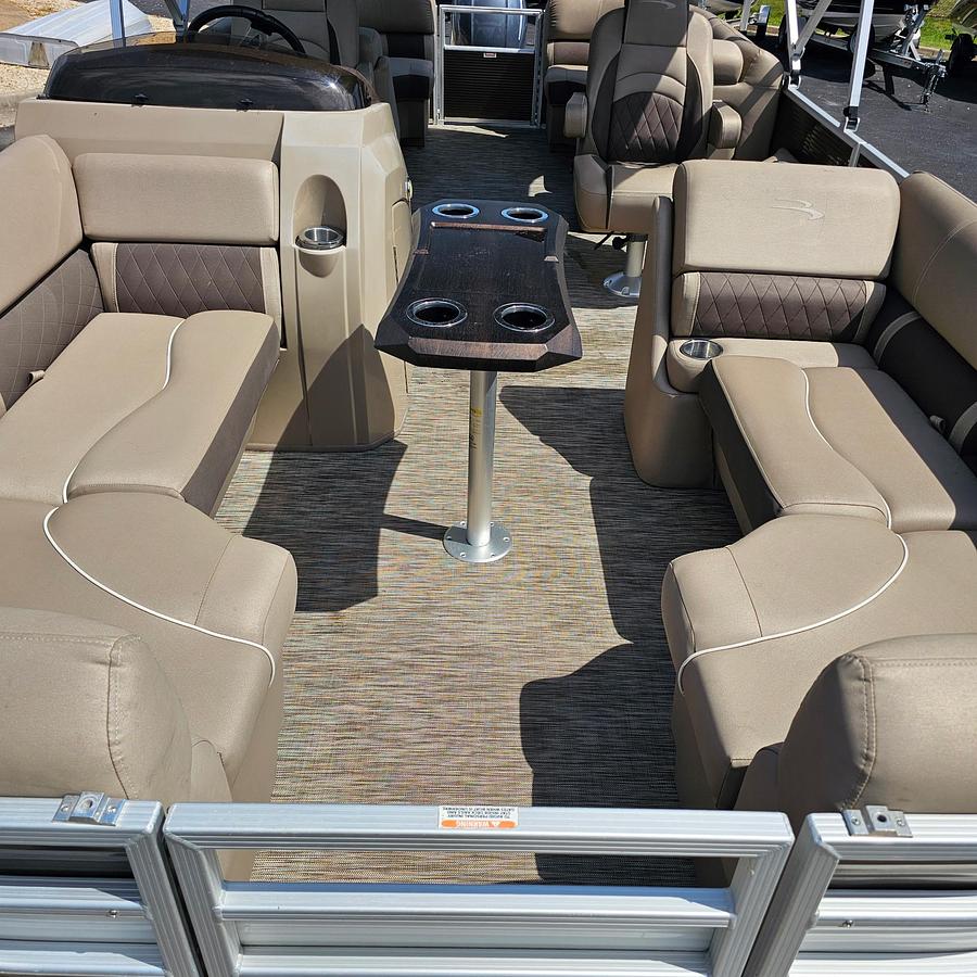 Used 2020 Bennington 22 SXP