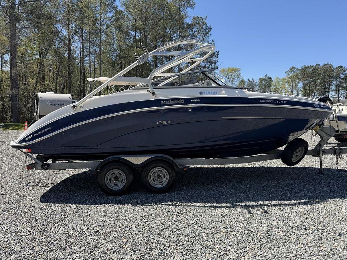 Used 2014 Yamaha 242 Limited