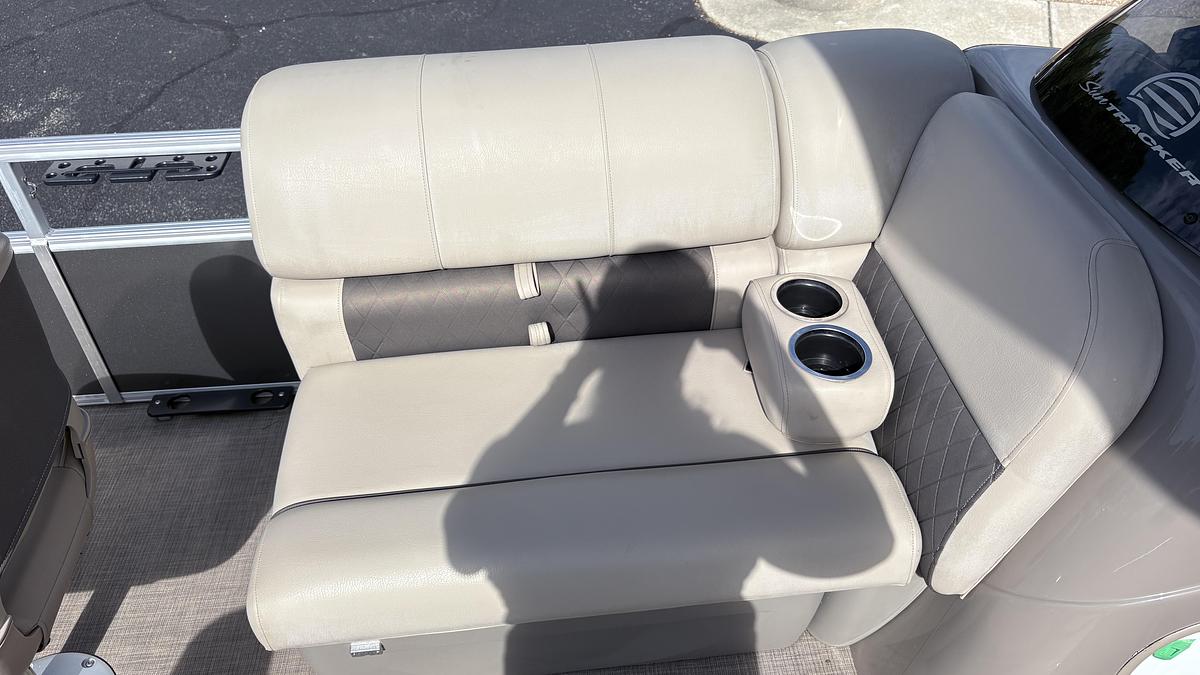 Used 2023 Suntracker Fishing Barge 20DL