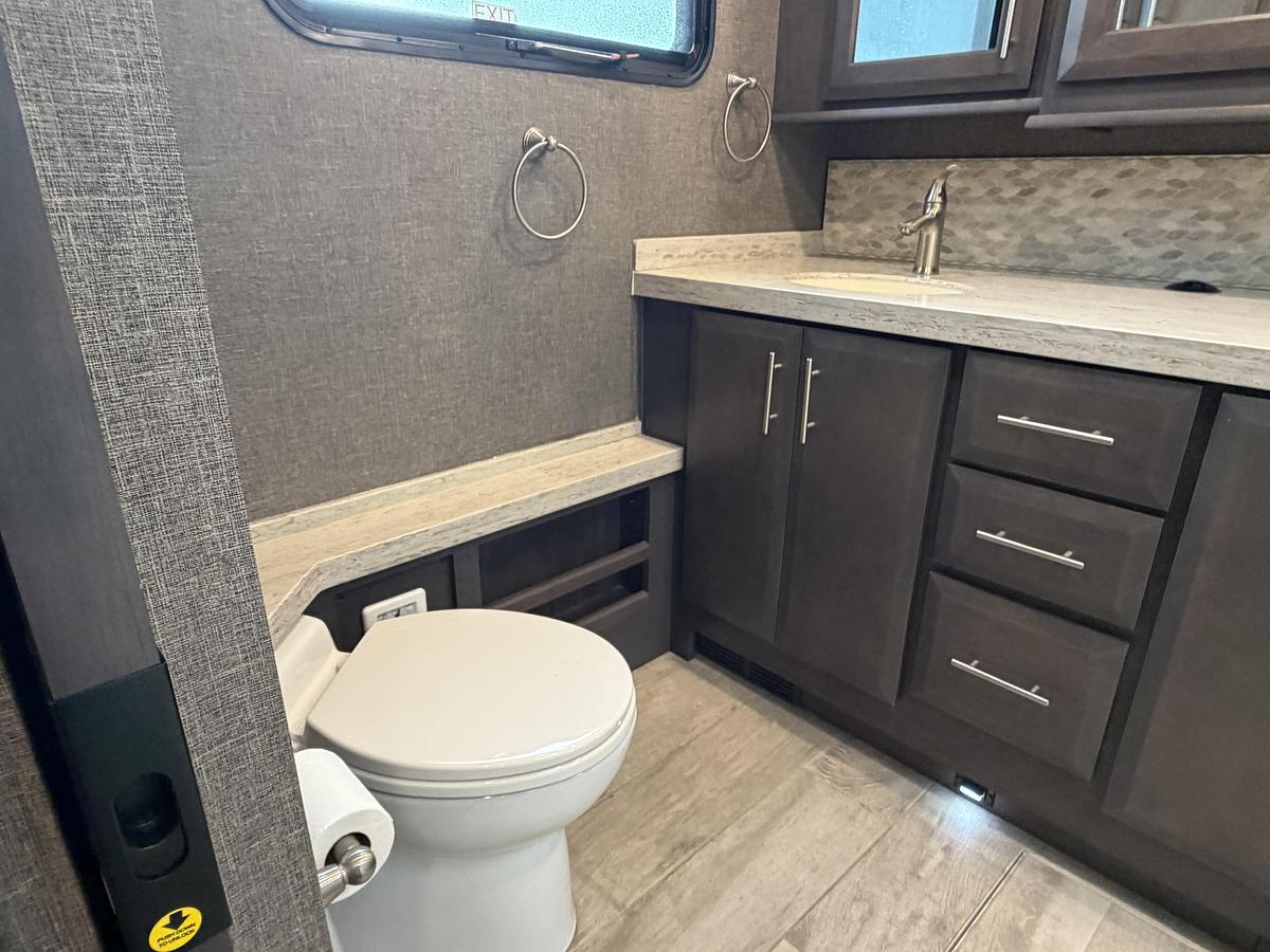 Used 2021 Thor Venetian